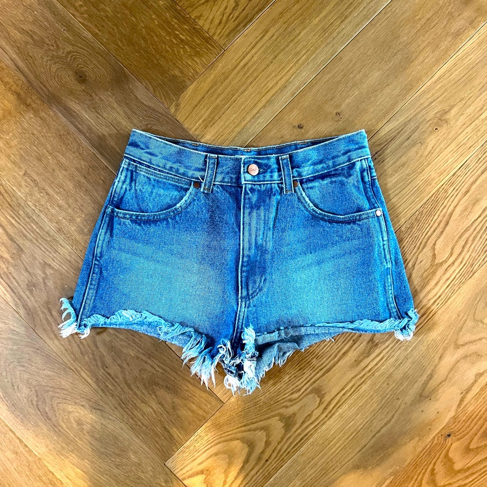 Wrangler festival denim shorts size 25